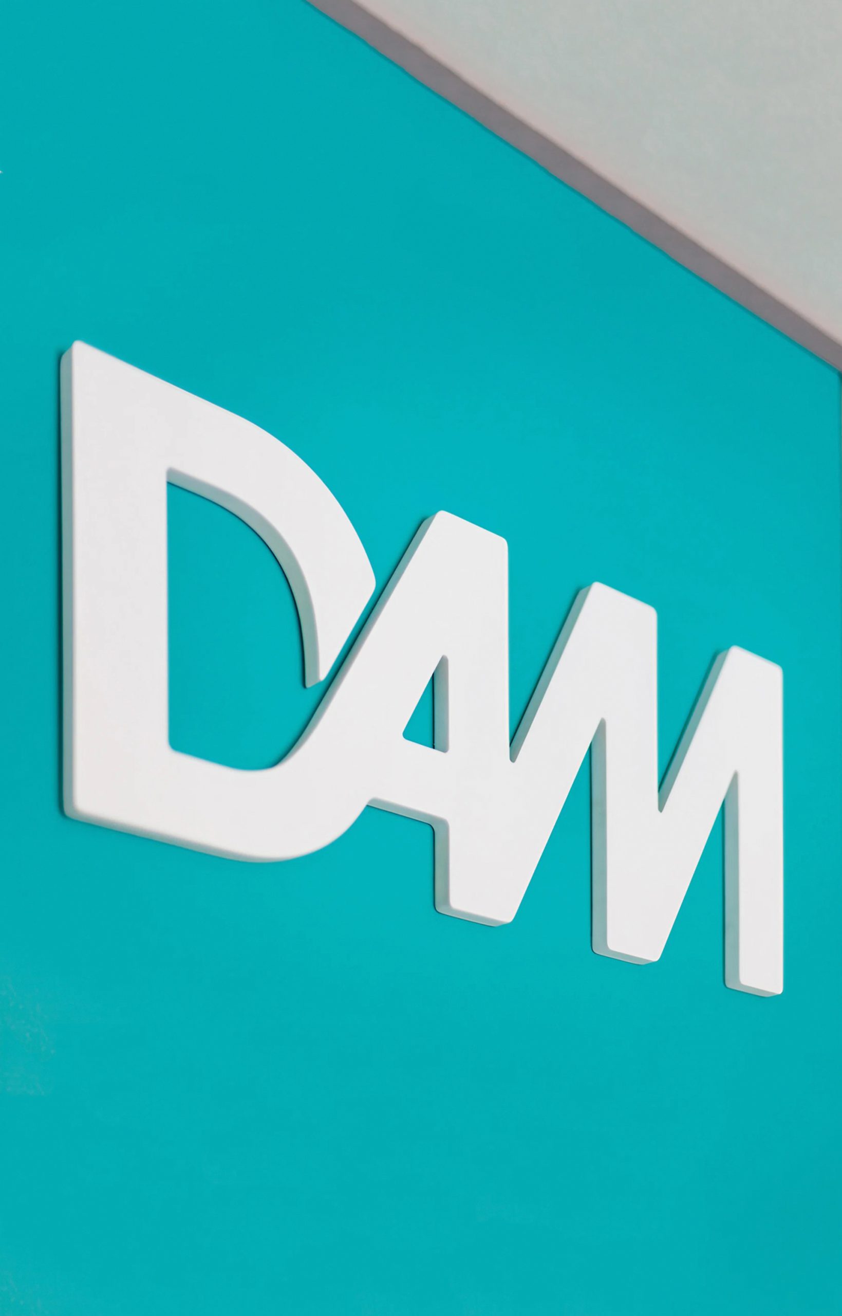 Pixelarte estudio de diseño grafico- Diseño y rotulación oficinas de DAM Depuración de Aguas del Mediterráneo