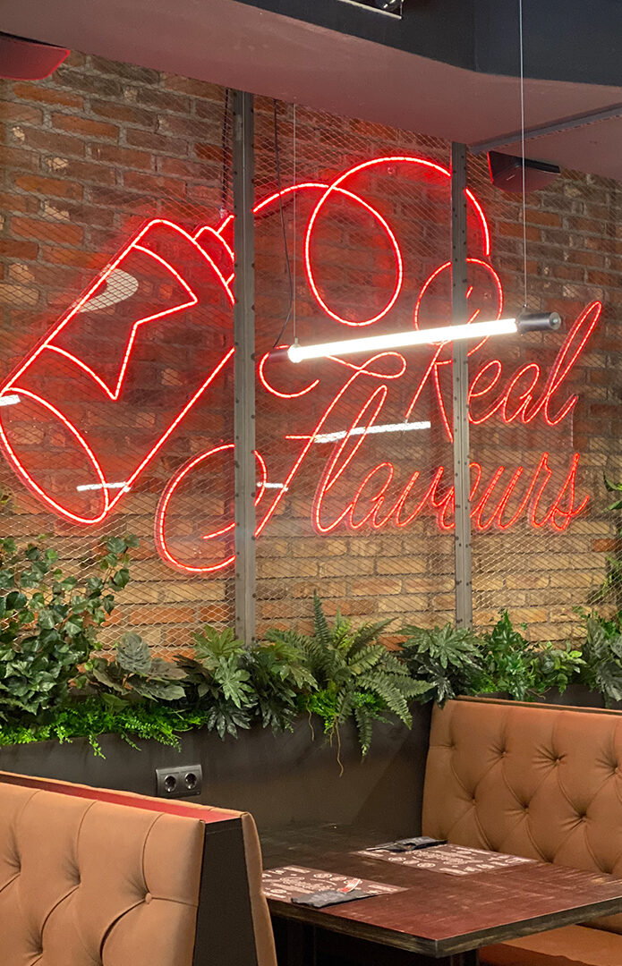 Pixelarte - Estudio de diseño gráfico - Diseño rotulacion restaurante Jenkins - neones