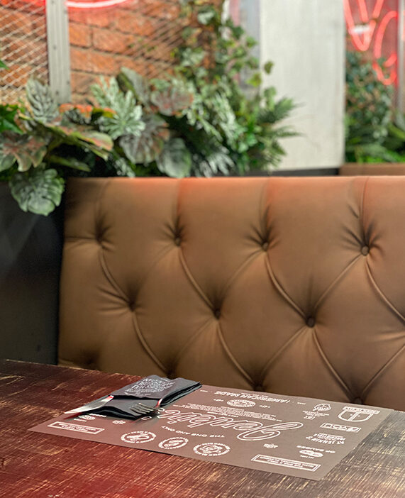 Pixelarte - Estudio de diseño gráfico - Diseño identidad corporativa restaurante Jenkins Valencia y Madrid