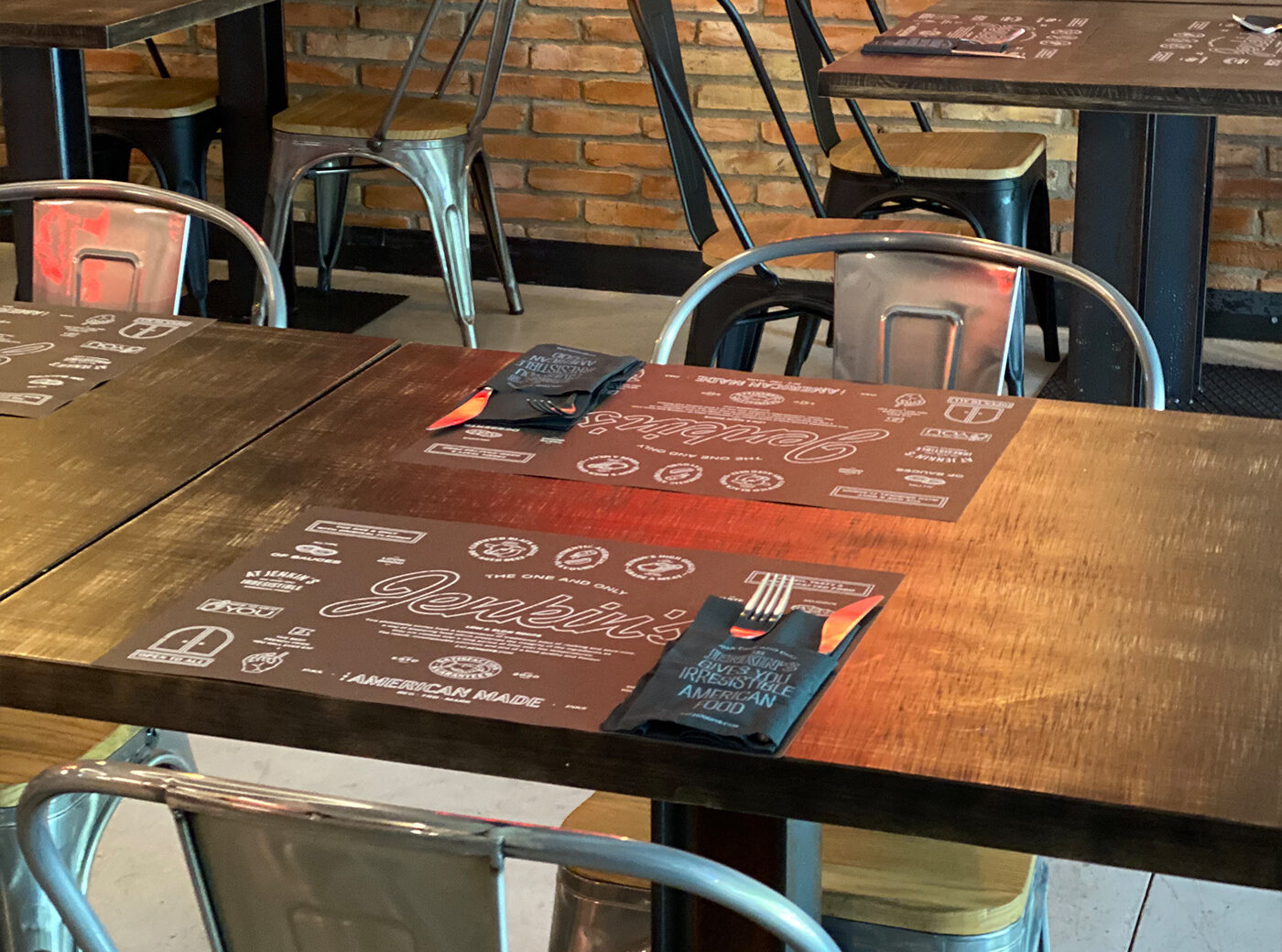 Pixelarte - Estudio de diseño gráfico - Diseño identidad corporativa restaurante Jenkins Valencia y Madrid