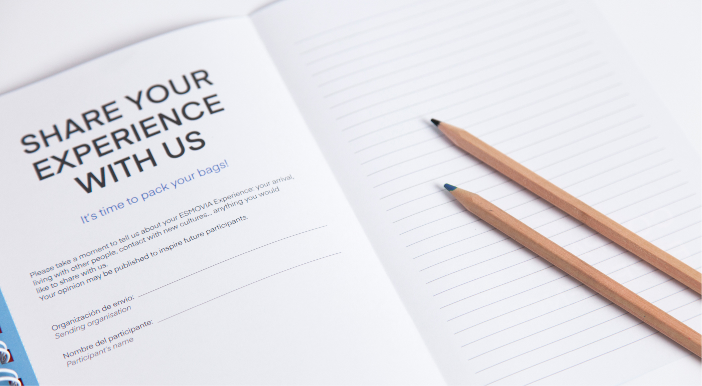 Pixelarte - Estudio de diseño gráfico - Diseño editorial Handbook para Esmovia