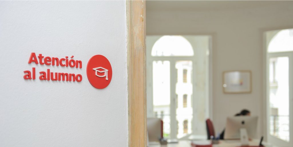 Pixelarte - Estudio de diseño gráfico - Diseño de rotulación para Esmovia