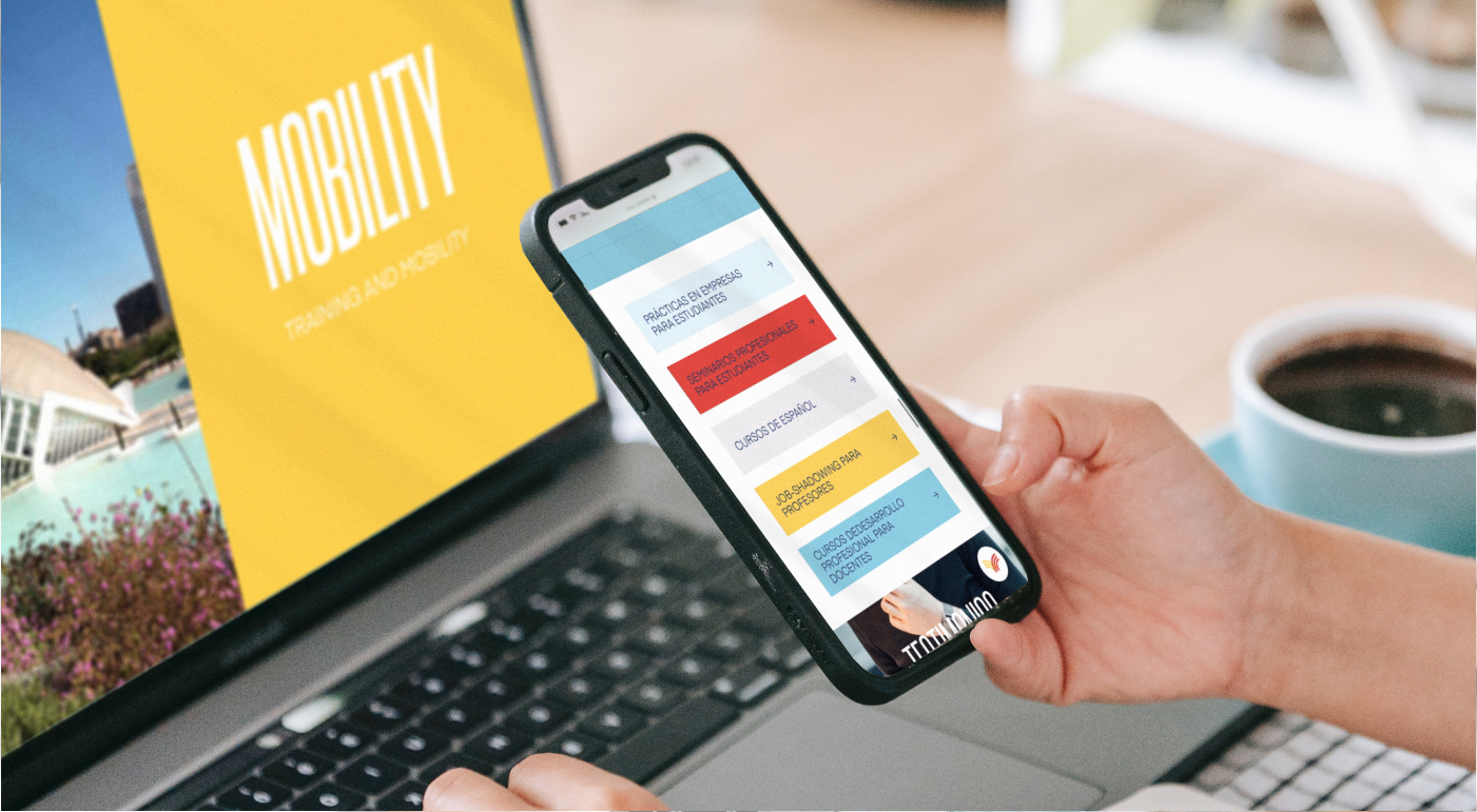 Pixelarte - Estudio de diseño gráfico - Diseño de web para Esmovia