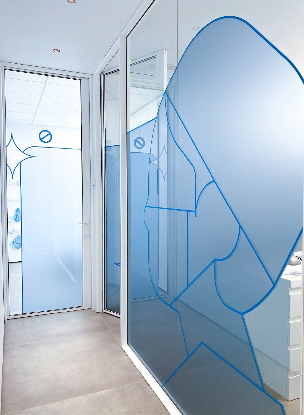 Pixelarte - Estudio de Diseño - Diseño de rotulación interior para Clínica Juan Margarit