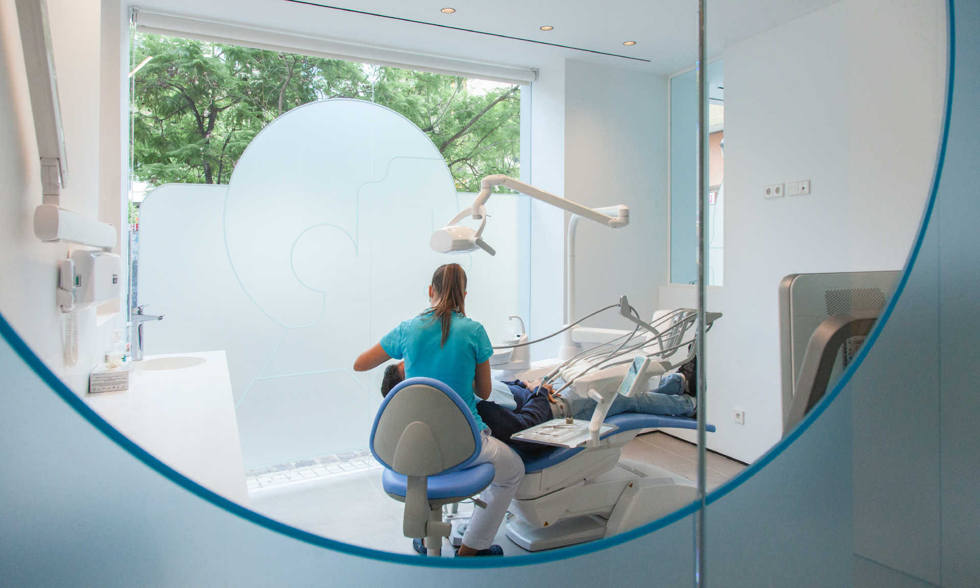 Pixelarte - Estudio de Diseño - Diseño de rotulación interior para Clínica Juan Margarit