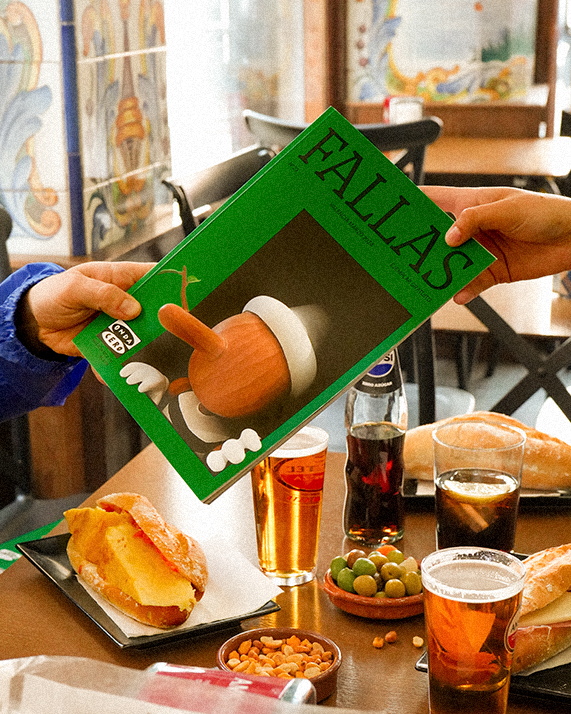 Pixelarte - Estudio de diseño gráfico - Diseño de revista para Onda Cero - Fallas de Valencia