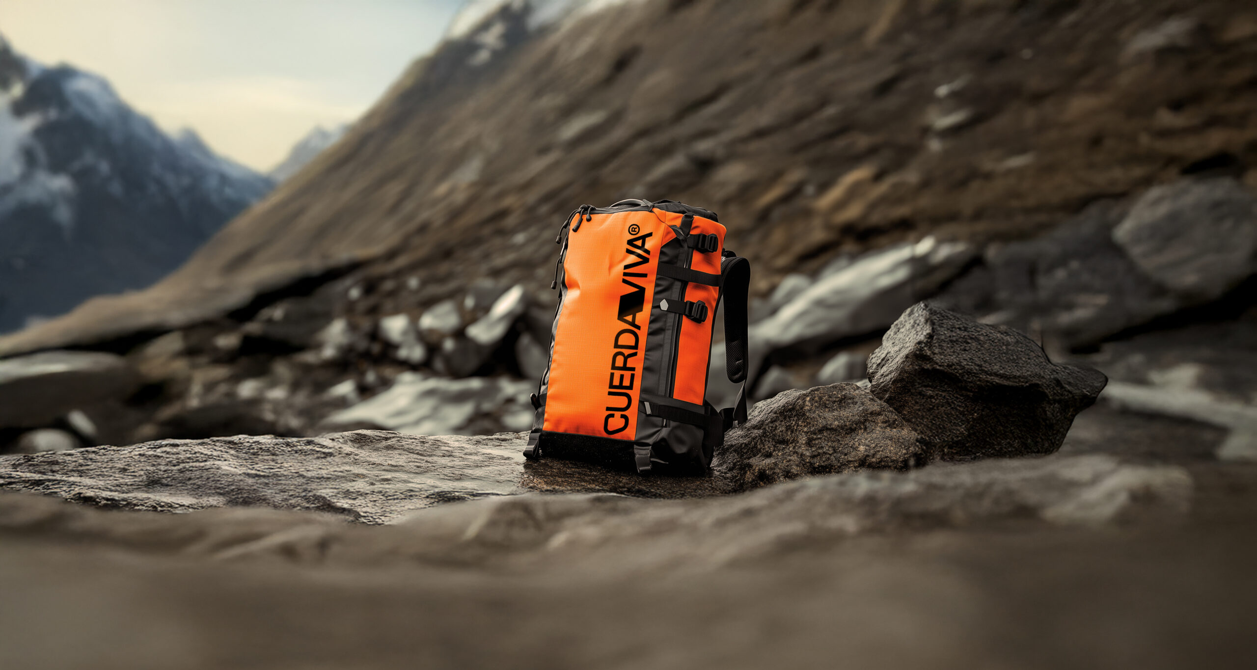 Pixelarte estudio de diseño - identidad corporativa CuerdaViva - mochila montaña